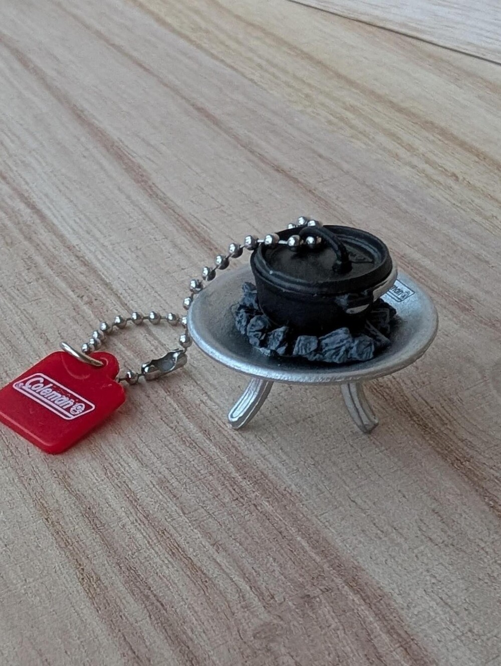 Coleman Keychain Takara Tomy Arts Coleman Camping miniature fire disc Dutch Oven